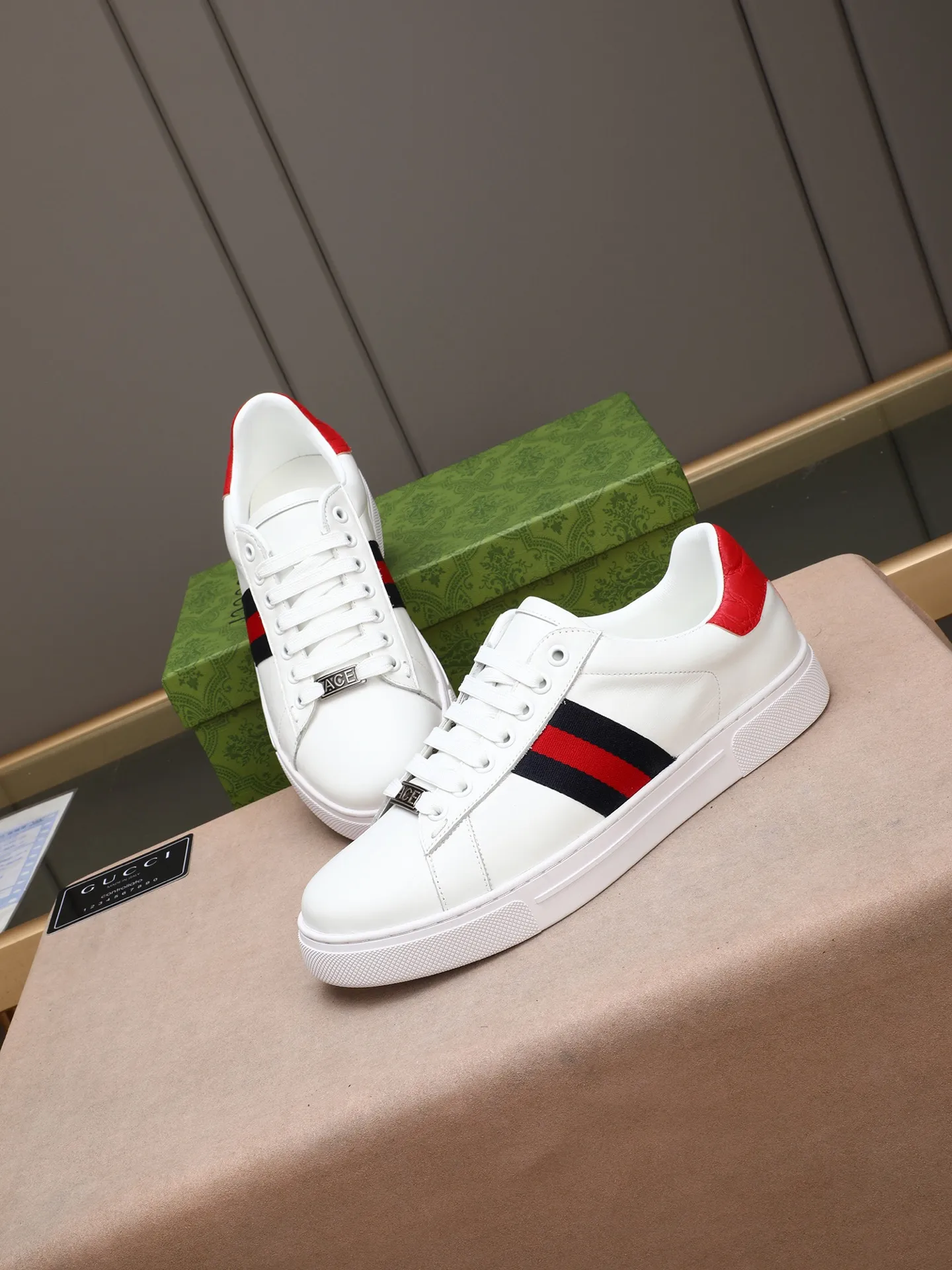 Men's shoes 💰400 [running volume version] GUGGI white shoe series! The fabric is made of imported cowhide➕Gucci special material➕sheep lining➕original rubber outsole, men's size 38-44 (45 can be customized)
